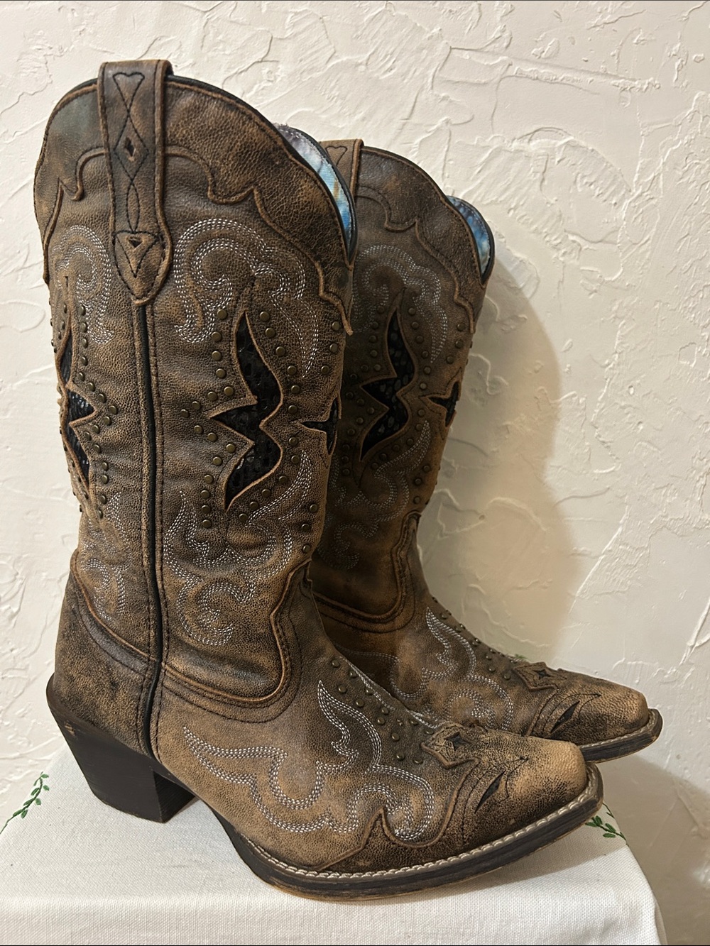 LAREDO Brown Distressed Leather Western Cowboy Boots